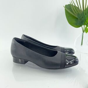 Clarks Women's Juliet Monte Ballet Flat Sz 7.5 Black Leather Cap Toe Loafer Shoe